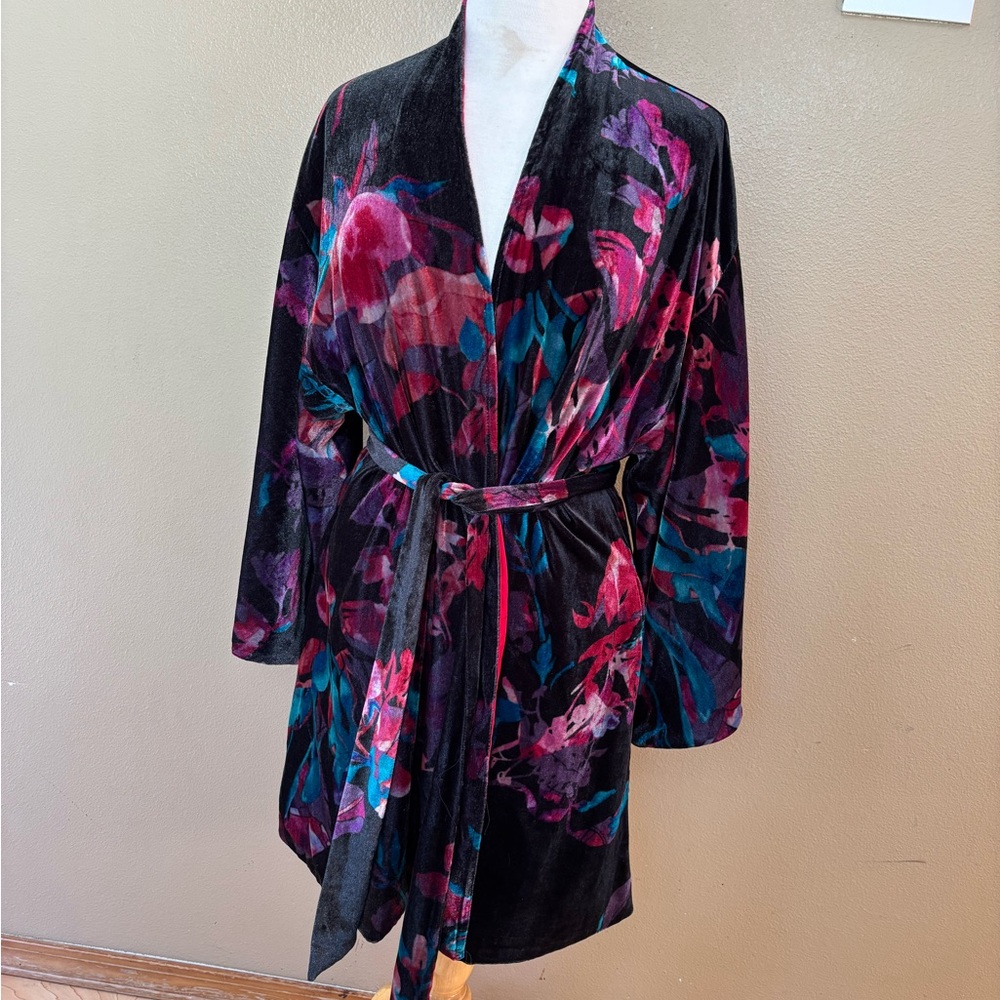 SOMA Floral Velour Kimono Sleeve Robe S / M
